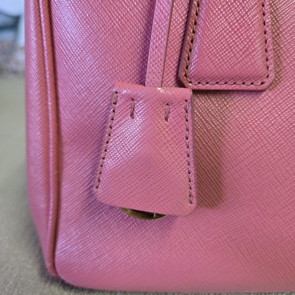 PRADA | Authentic Saffiano Lux Leather Galleria Double Zip in Pink sz S (10") - Picture 9 of 16
